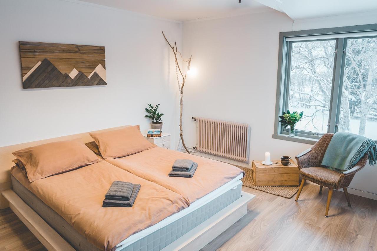 Bostad Furu Hostel & Cafe מראה חיצוני תמונה