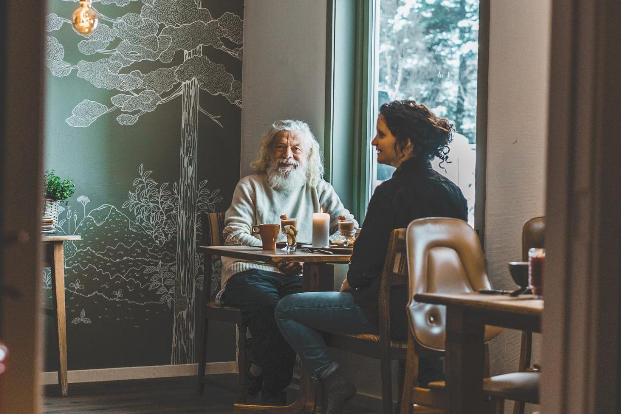 Bostad Furu Hostel & Cafe מראה חיצוני תמונה